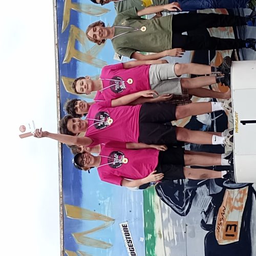 Les jeunes de roulez rose en Podium au 6h roller de Carcassonne
