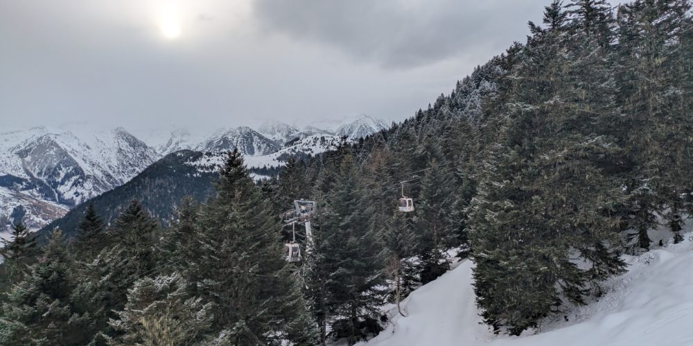 Pistes enneigées lors de la sortie ski Ax 2026